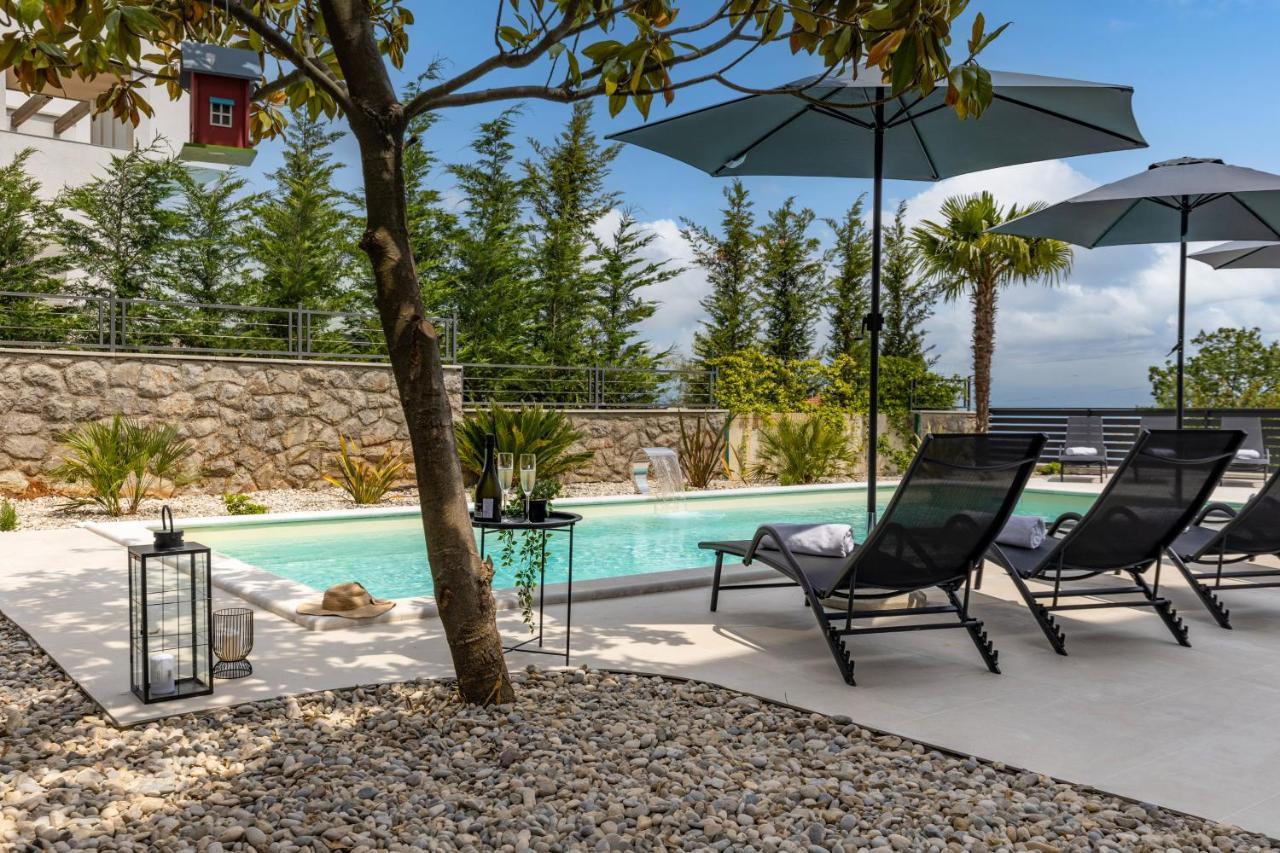Villa Adriatic, Apartment Chiara With Sea View And Heated Swimming Pool, Free Private Parking, Ičići Buitenkant foto